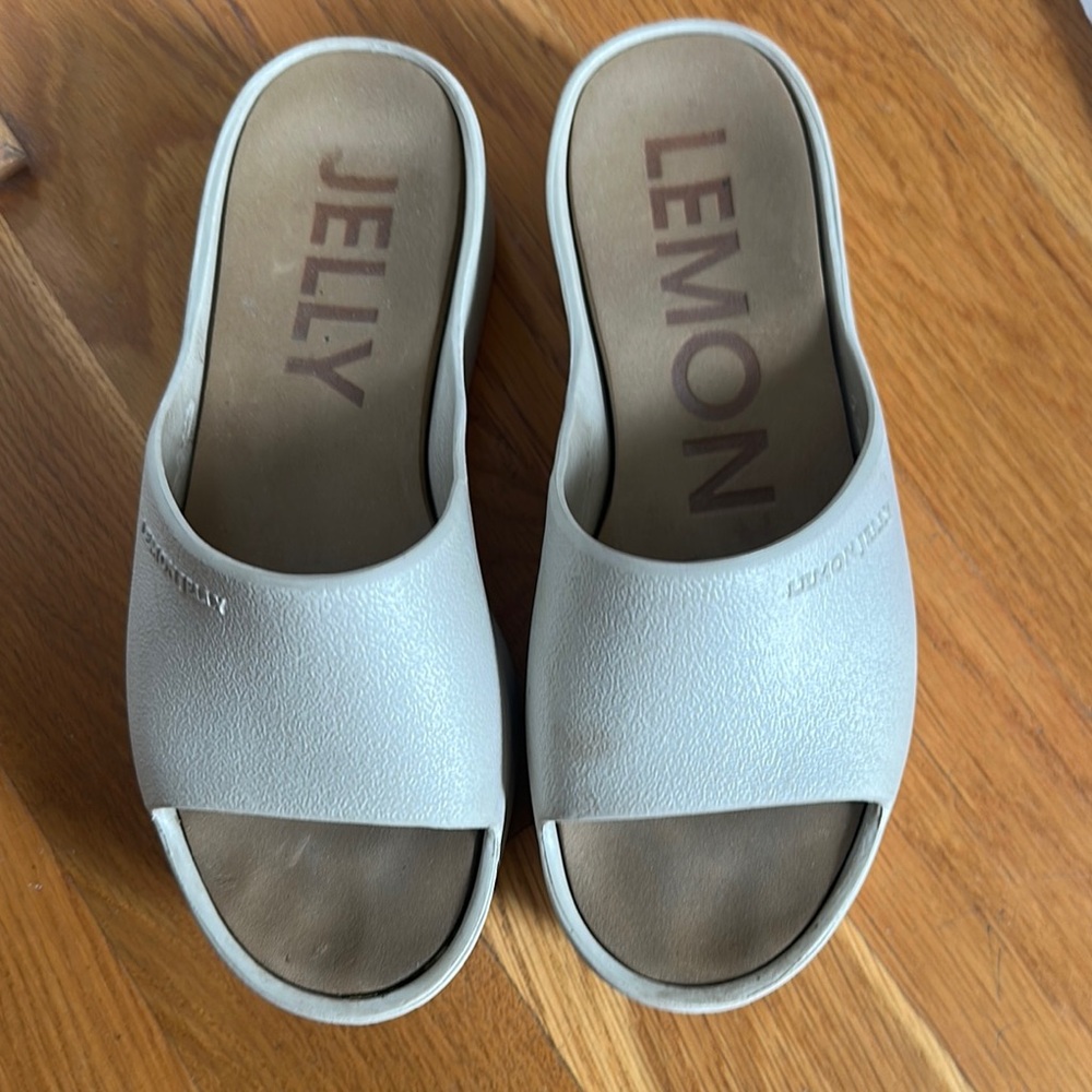 JELLY Gray Cushioned Mules for Casual Comfort